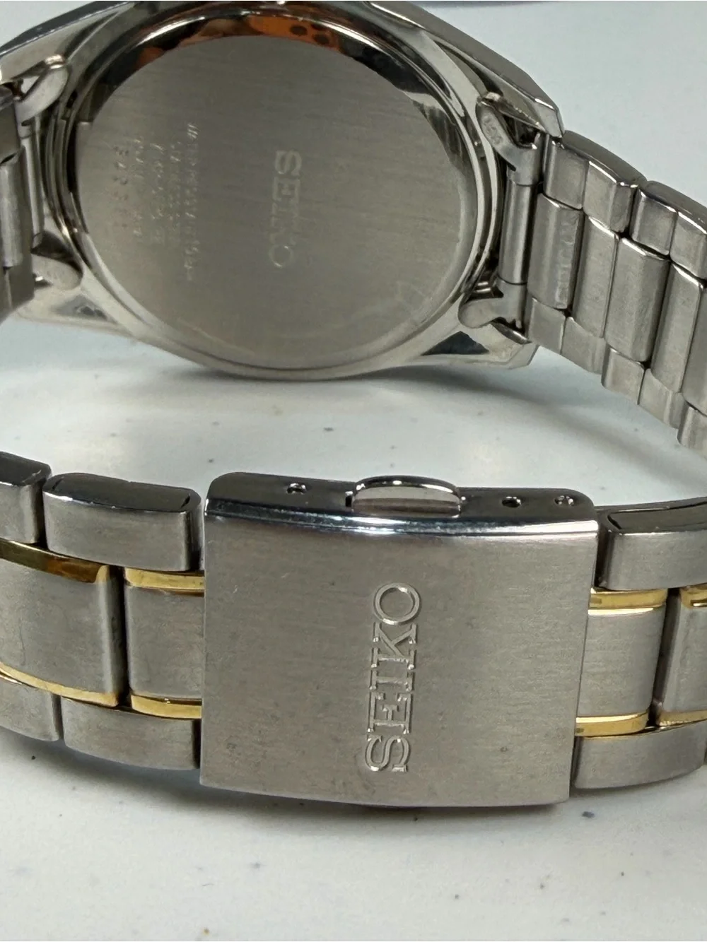 Seiko 7N42-0JF0 Men’s 100M Quartz White Dial Two Tone Japan Watch Runs